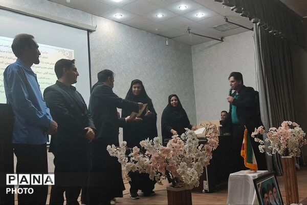 انتخابات انجمن اولیا و مربیان دبیرستان شاهد ۱۶