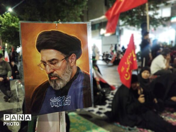 هم‌نشینی‌های همیشگی در حسینیه امام خمینی (ره)
