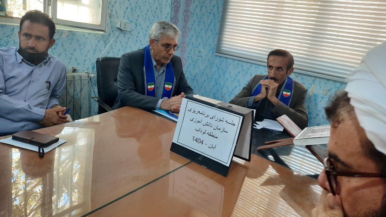 شورای برنامه‌ریزی سازمان دانش‌آموزی باید ماهانه برگزار شود
