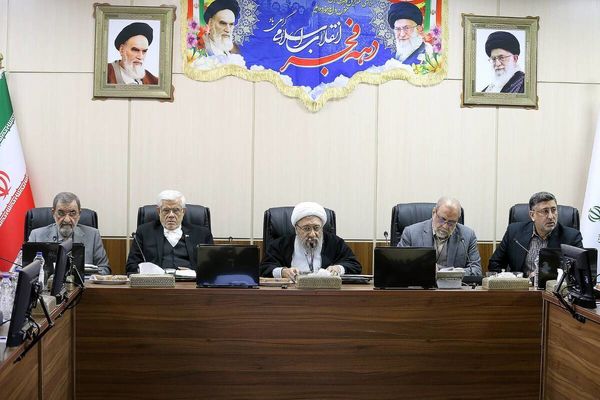 تاکید رئیس مجمع تشخیص مصلحت نظام بر اهتمام دولت در تامین اقلام معیشتی و مایحتاج مردم