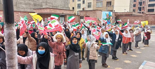 برگزاری جشن پیروزی مقاومت و اعلام حمایت دانش‌آموزان منطقه پردیس از غزه و لبنان