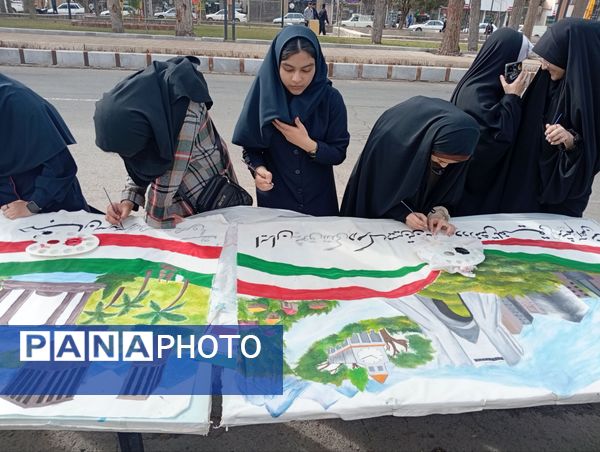 نقاشی چند متری در حاشیه راهپیمایی ۲۲ بهمن در خلیل آباد