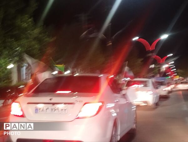 رژه خودرویی شبانه  در شهرستان کاشمر