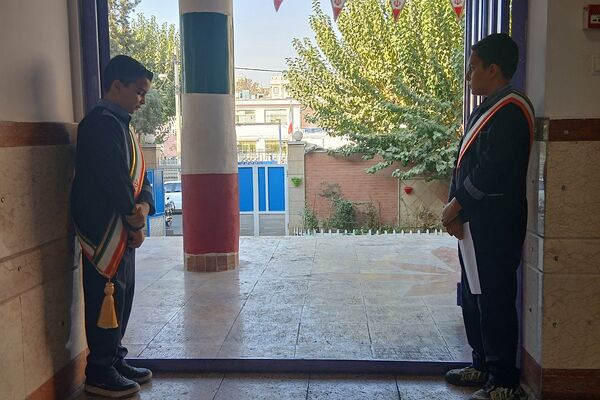مراسم گرامیداشت روز دانش‌آموز در دبستان پسرانه بنکدار باقرشهر 