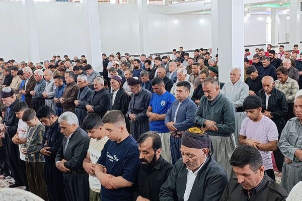 نماز عید سعید قربان در ثلاث باباجانی