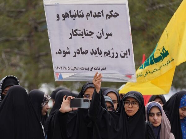 غرش خشم انقلابی دانشجویان دانشگاه آزاد مشهد علیه صهیونیسم و فریاد همبستگی با غزه
