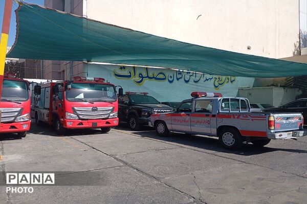 تقدیر دانش‌ آموزان فرزانگان ورامین از قهرمانان در دل آتش