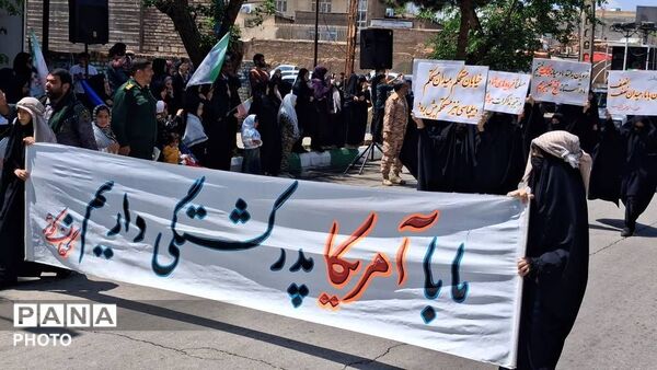 بانوان آماده به رزم تربت جام در اجتماع دختران جان فداسنگ تمام گذاشتند