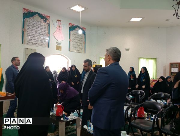 جشنواره جابر بن حیان در دبستان نرجس 