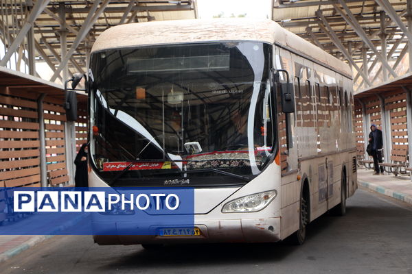 بازدید خبرنگاران از ایستگاهای اتوبوس شهری و حمل‌ونقل یزد
