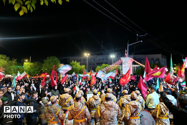 همایش دختران جان‌فدای آباده در میدان مقاومت