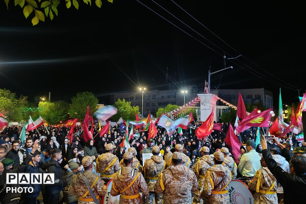 همایش دختران جان‌فدای آباده در میدان مقاومت