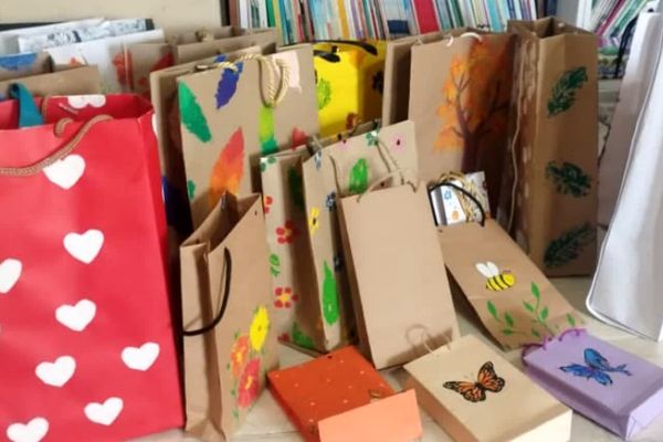 نمایشگاه هنر و کار و فناوری در آموزشگاه شاهد 16