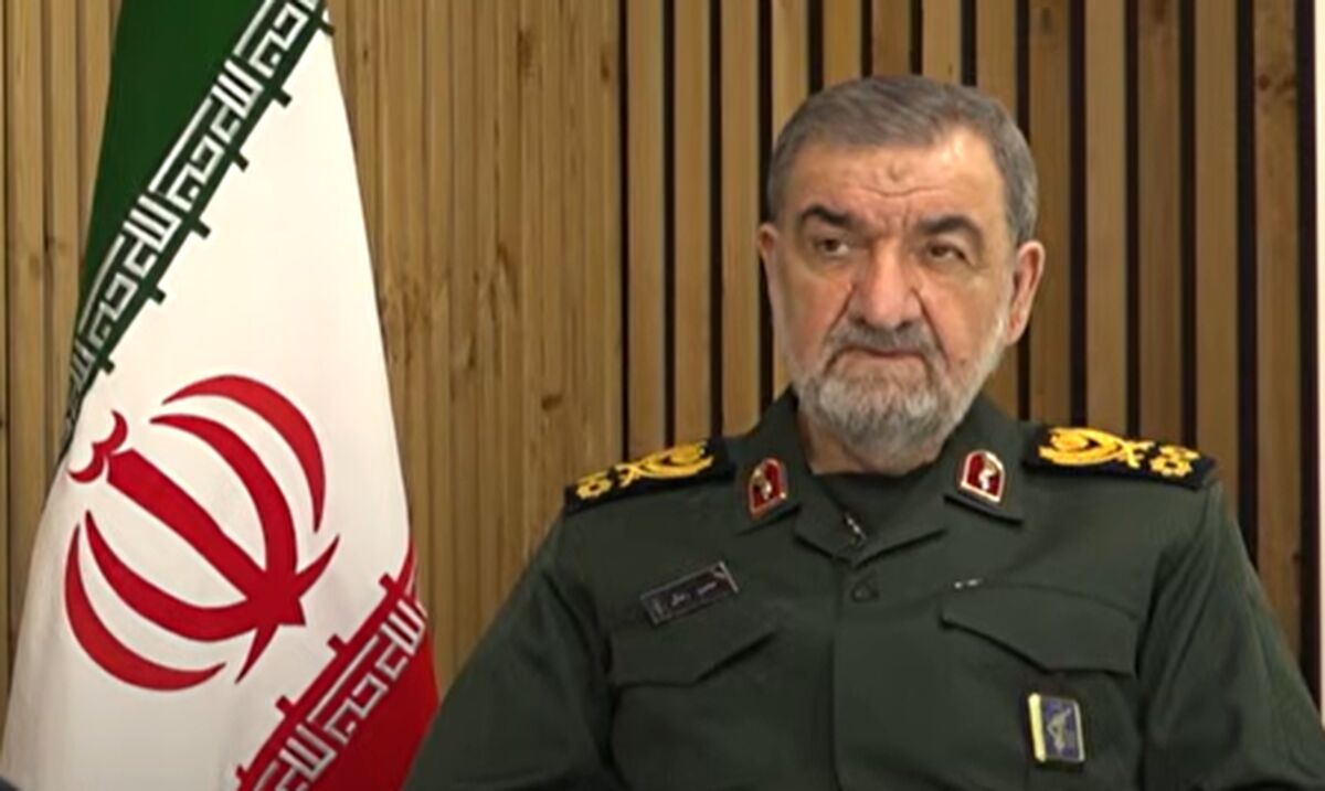 سرلشکر رضایی: متجاوز به سرعت تنبیه می‌شود؛ پاسخ هر شلیک، رگباری از موشک است