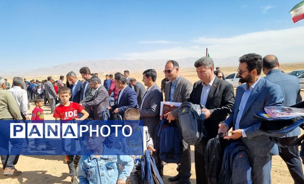 برنامه روز ملی کودک در مدارس عشایری کوچ‌رو