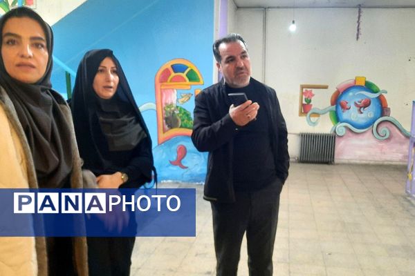 بازدید مدیر آموزش و پرورش ناحیه دو شهرری از دبستان شهید چمران 