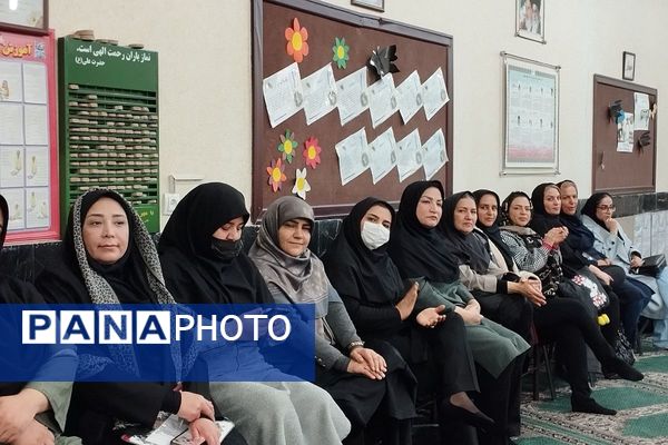 دبیرستان صدیقه طاهره غرقِ در شور فاطمی