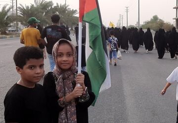 میناب غرق در شور اربعین؛ جاماندگان مسیر عشق را پیمودند