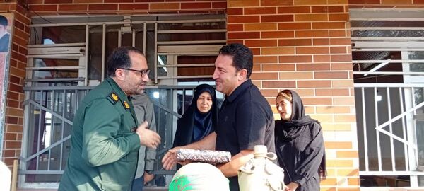 نواخته شدن زنگ ایثار و مقاومت در دبیرستان دخترانه شاهد سمیه