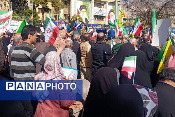 حضور با شکوه مردم، رسیدن به اوج بلندی و قدرت