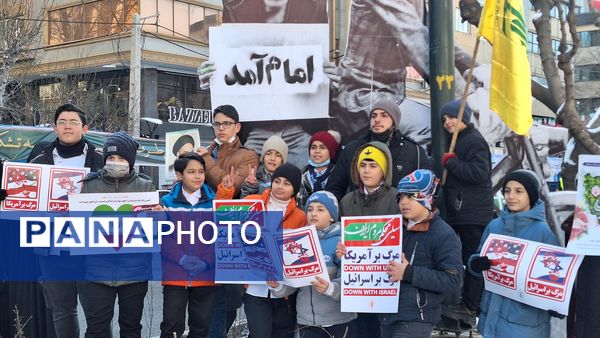 راهپیمایی یوم‌الله ۲۲بهمن با حضور پرشور مردم در استان البرز