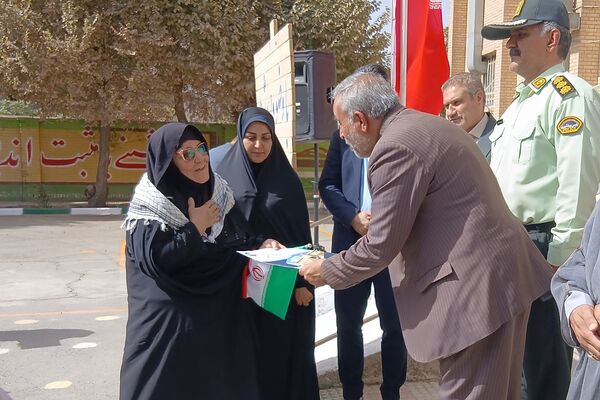 آیین بازگشایی مدارس با حضور نماینده مجلس شورای اسلامی در کهریزک 