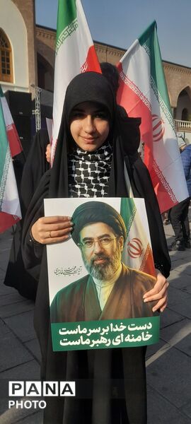 بیعت نوجوانان با رهبر انقلاب در تهران