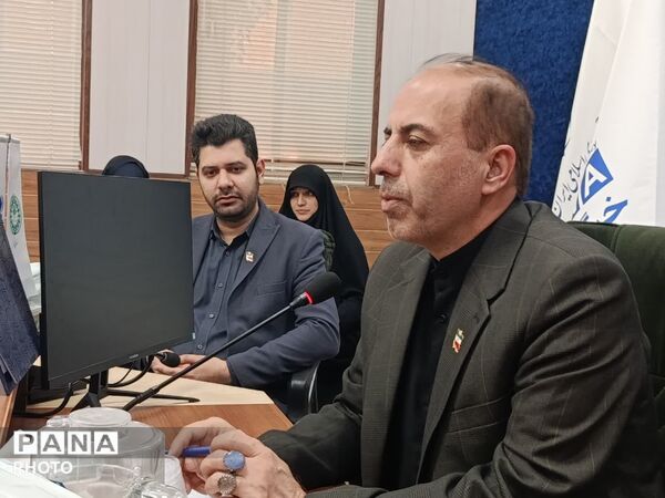 نشست صمیمی خبرنگاران پانا با مدیرکل آموزش و پرورش قم