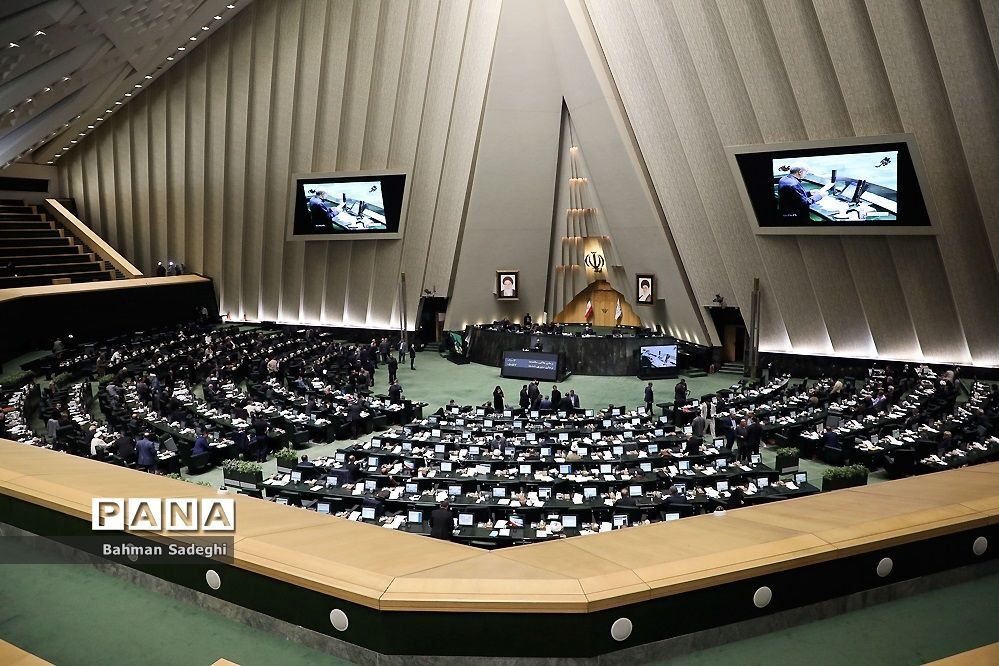 پیگیری همسان‌سازی حقوق بازنشستگان در نشست سران قوا توسط رئیس مجلس