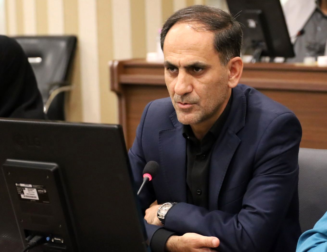 اجرای سرود ای ایران توسط دانش آموزان در روز اول بازگشایی مدارس در فارس
