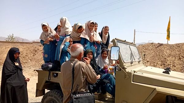 بازدید دانش آموزان دبستان سمیه از کنگره ملی شهید مدرس