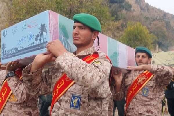 تشییع پیکر پاک و مطهر شهدای گمنام در شیراز 