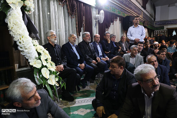 مراسم بزرگداشت رهبر شهید انقلاب و شهدای جنگ تحمیلی