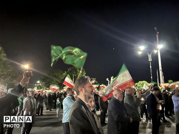 پرچم گردانی مردم «روستای ینگی امام» شهرستان ساوجبلاغ 