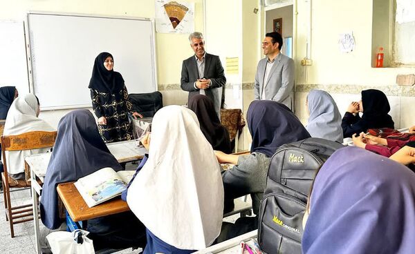 بازدید مدیر آموزش و پرورش کاشمر از مدارس این شهر