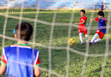 پیروزی ۴ بر صفر تیم کلانتری مقابل ماهان 