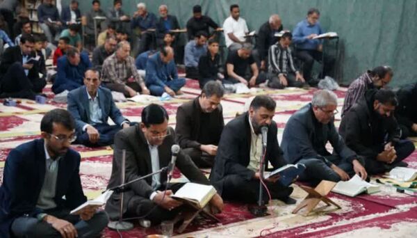 مراسم شب قدر در گلزار شهدا بم