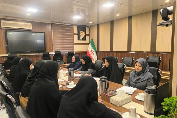 از پنج قطب تا یک هدف