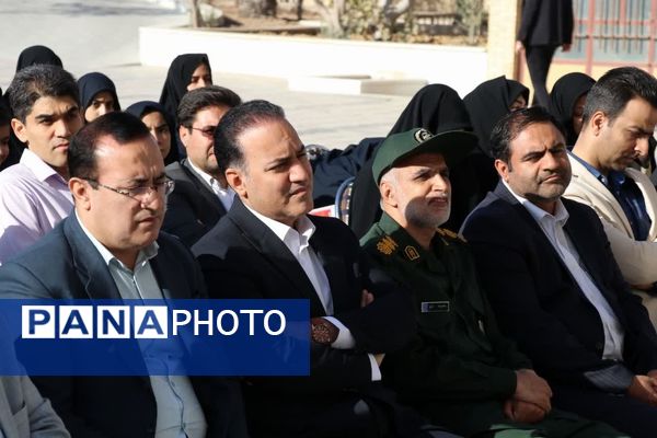 مراسم زنگ پدافند غیرعامل در مدرسه ام هانی ناحیه 2 یزد 