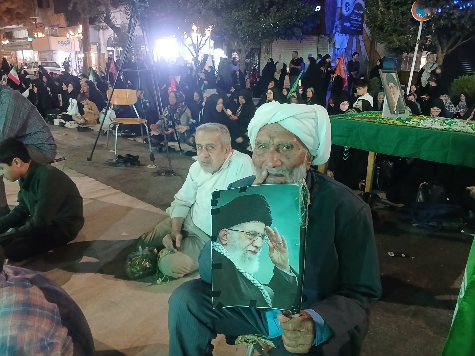 حضور مصطفی قدمگاهی در صدوهشتادمین شب اجتماعات حسینیه امام خمینی (ره) 