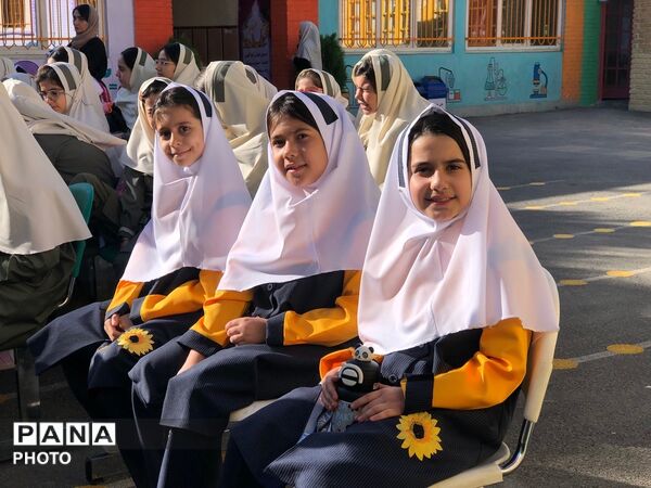 آیین بازگشایی مدارس اسلامشهر با حضور پرشور دانش‌آموزان