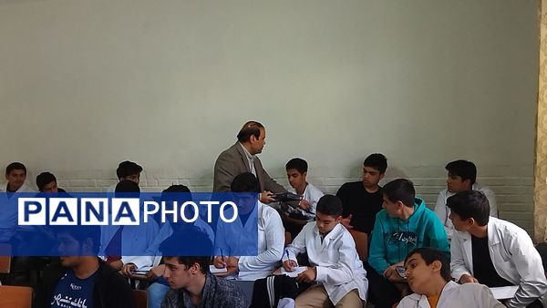 گرامیداشت روز دانش آموز در دبیرستان شاهد ابوذر غفاری 