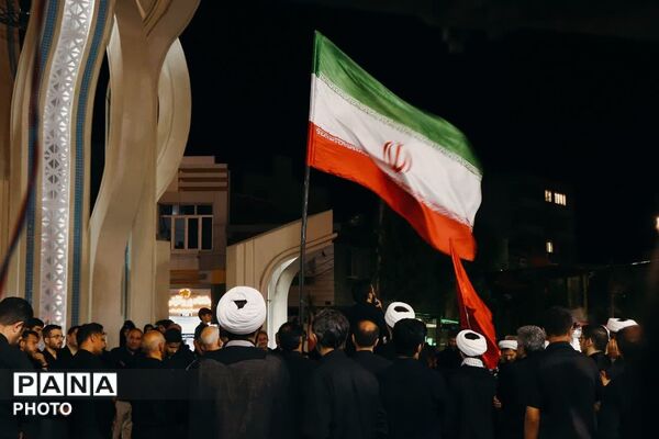 مردم ولایتمدار بناب با حضور با شکوه در تجمعات شبانه در تجدید بیعت با رهبر معظم انقلاب، وحدت ملی را به نمایش گذاشتند.