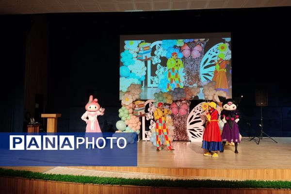 جشن شکوفه‌های دبستان بعثت ناحیه ۳ شیراز 