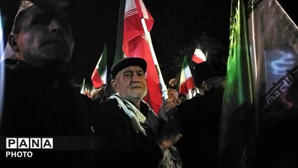 از پیر تا کودک برای حفظ وطن آمدند-۲