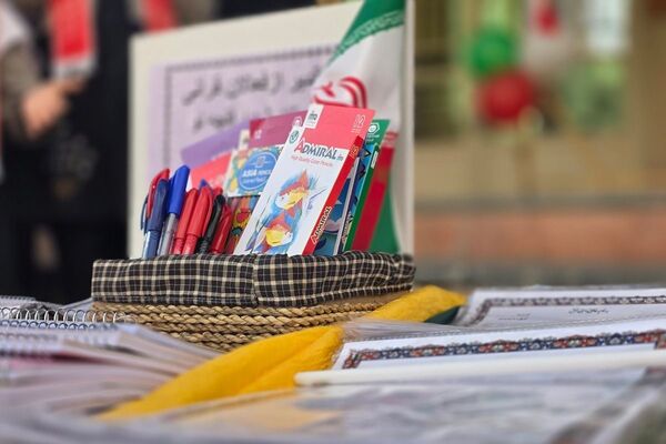 جشن پیروری انقلاب اسلامی در دبستان شهید آقچه‌لو رباط‌کریم