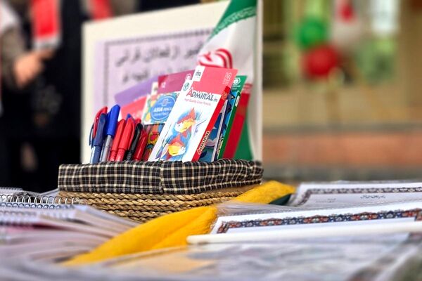 جشن پیروری انقلاب اسلامی در دبستان شهید آقچه‌لو رباط‌کریم