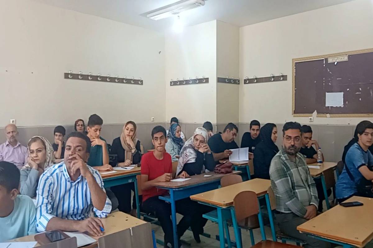 تاکید بر انضباط و برنامه‌ریزی تحصیلی پایه نهم در جلسه توجیهی دبیرستان زنده یاد  مظهری