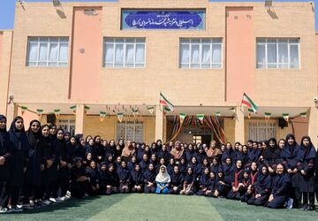 برگزاری آیین نمادین «زنگ جوانه‌ها» در دبیرستان شهید خسروی زارچ