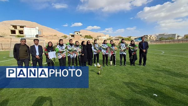 درخشش دختران فارسان بر قله مینی‌فوتبال کشور
